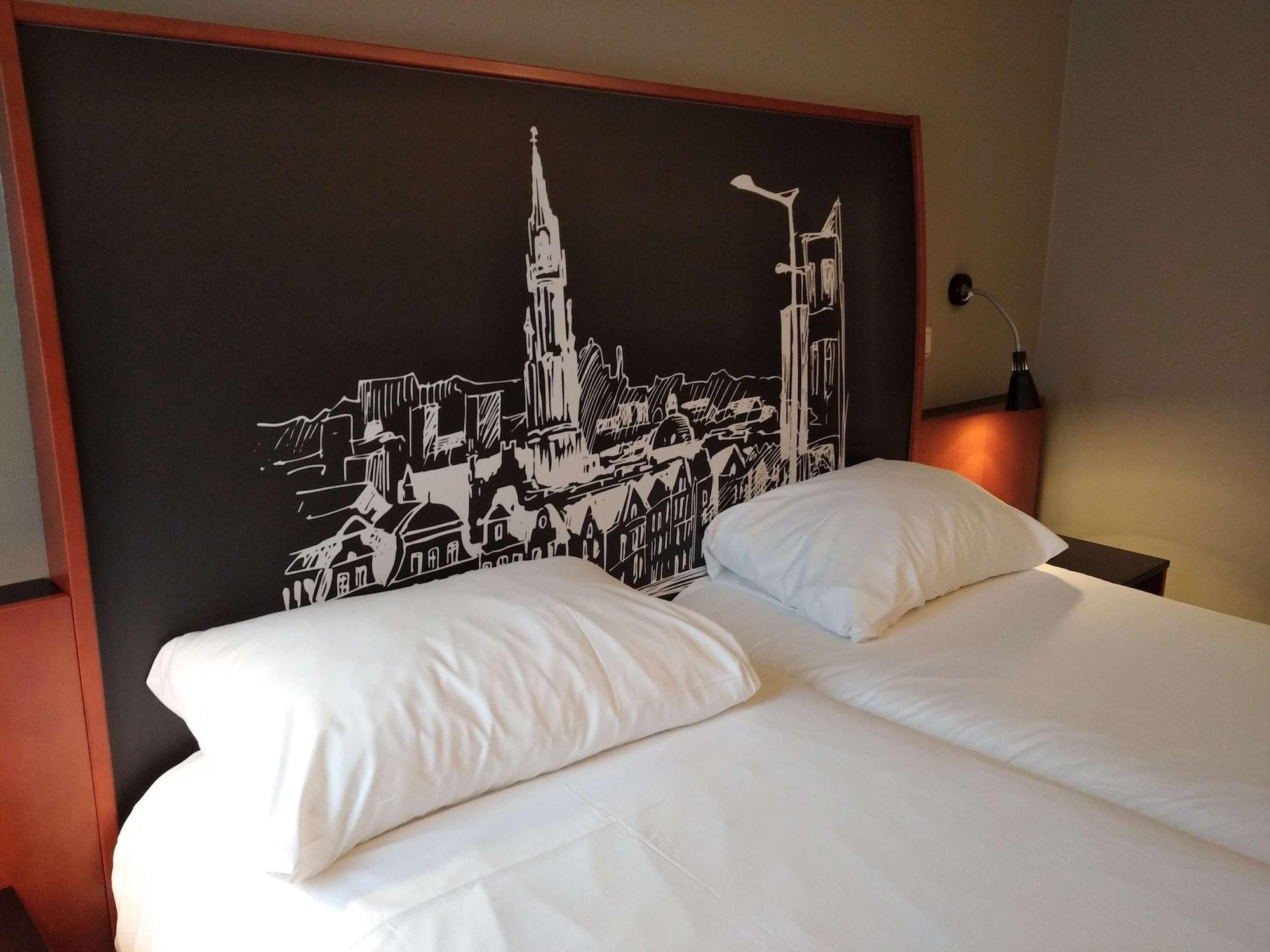 Ibis Brussels Erasmus Hotel Anderlecht Bagian luar foto