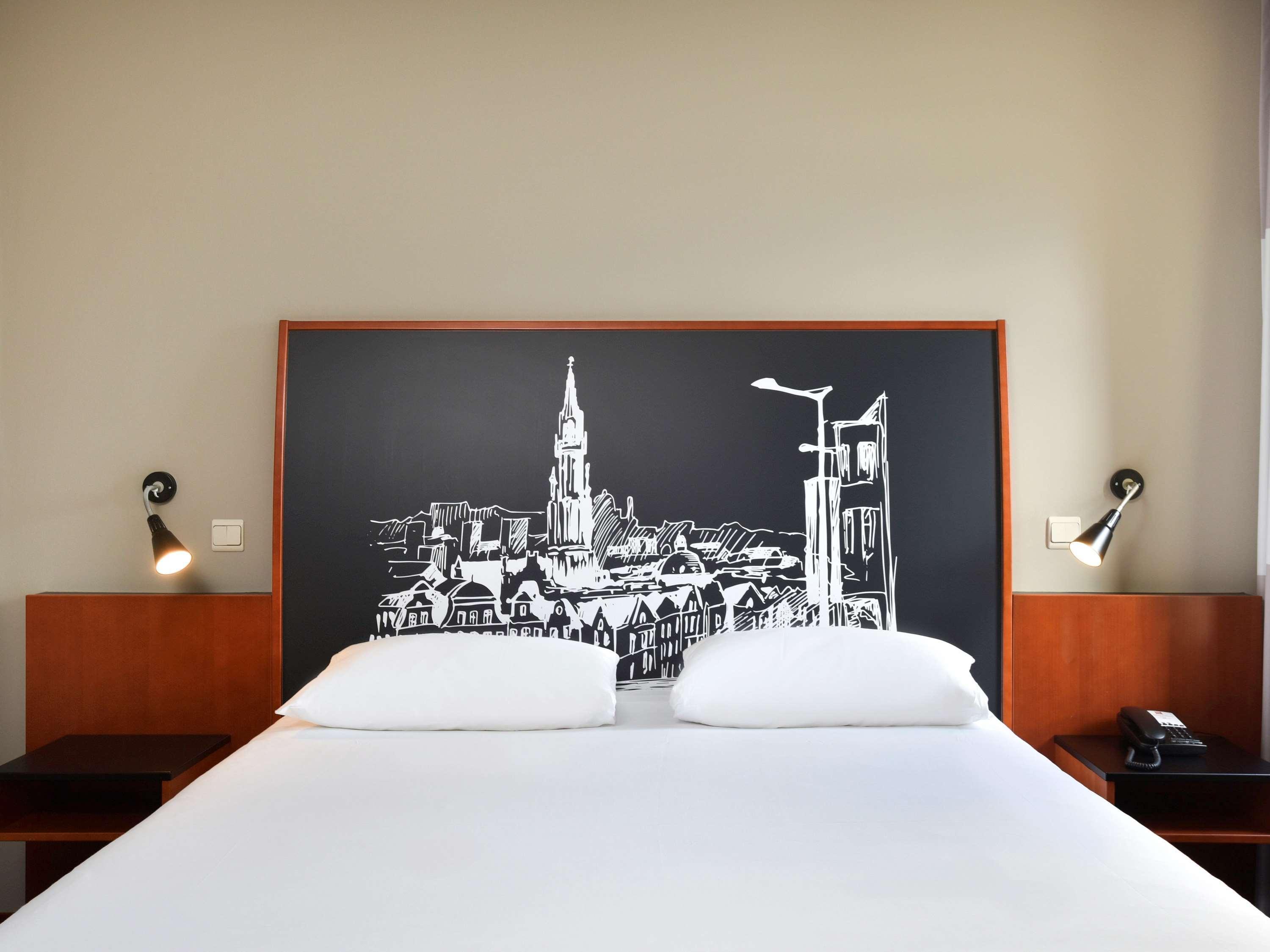 Ibis Brussels Erasmus Hotel Anderlecht Bagian luar foto