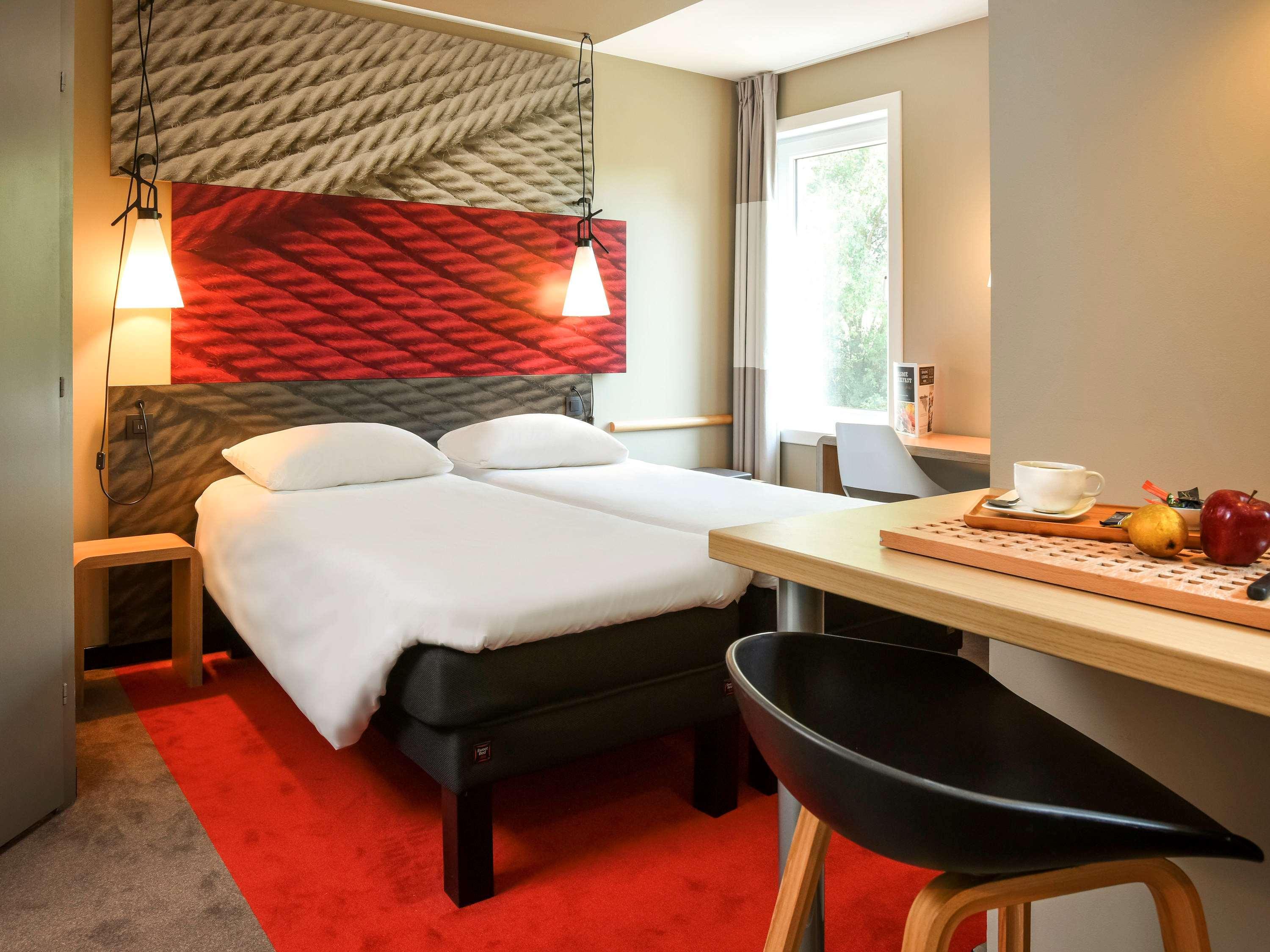 Ibis Brussels Erasmus Hotel Anderlecht Bagian luar foto